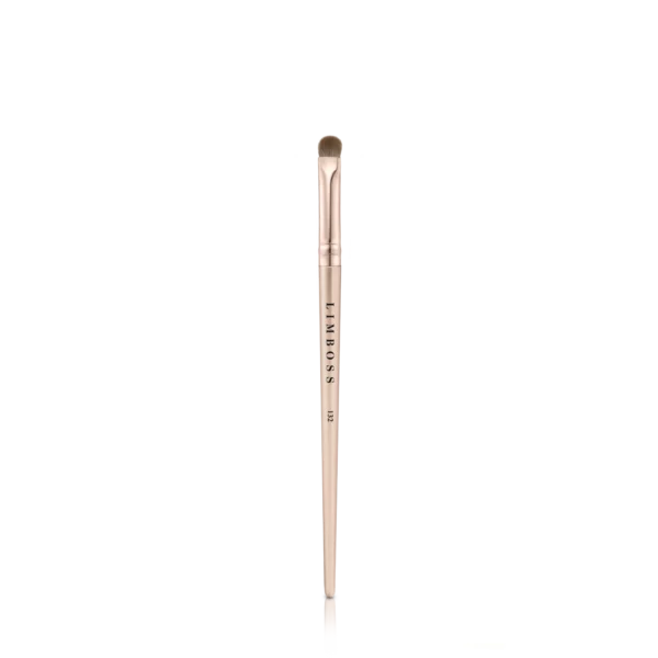 Brush-132-Small-Eyeshadow-Brush-LIMBOSS-BEAUTY