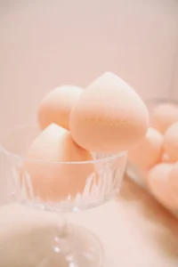 Magazine-LIMBOSS-BEAUTY-Velvet-Touch-Blending-Sponge